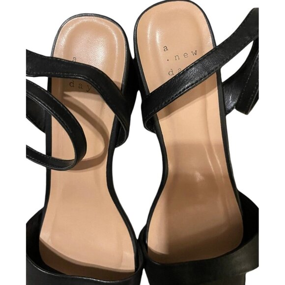 A New Day Block‎ Heels - Picture 6 of 7